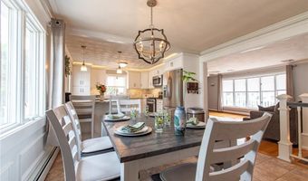14 Wenscott Ln, North Providence, RI 02904