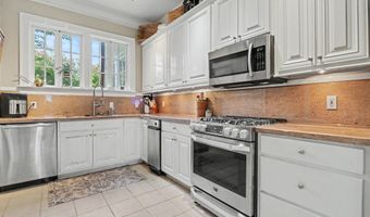 413 Porter Ave, Biloxi, MS 39530
