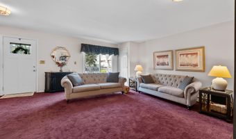 27 E 34TH St, Bayonne, NJ 07002