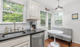 2 Brittania Dr 2, Danbury, CT 06811