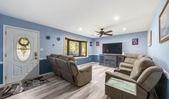 20 Woodland Rd, Bayville, NJ 08721