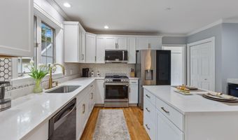 12 Summit Ter, Falmouth, ME 04105