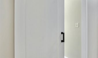 608 TREYMOOR LAKE Cir, Alabaster, AL 35007