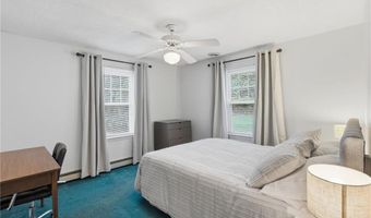 6 Lakewood Dr, Narragansett, RI 02882