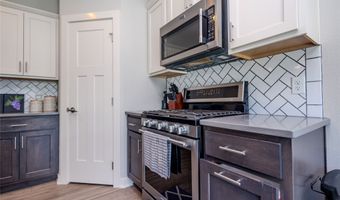 1105 Hunter Ct, Adel, IA 50003