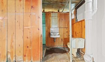 1073 Parkside Dr, Alliance, OH 44601