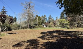 1300 HAMPTON Rd, Brookings, OR 97415