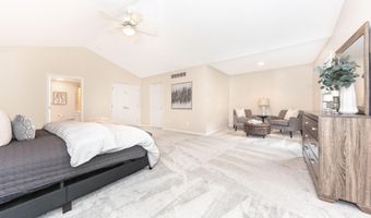 5521 Lohr Lake Dr, Ann Arbor, MI 48108