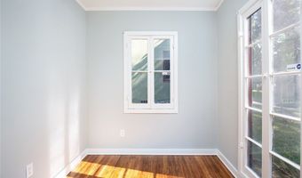 453 E Sacramento St, Altadena, CA 91001