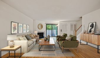 10 Ives Hill Ct 10, Cheshire, CT 06410