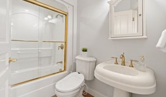 46 Porter Rd, Andover, MA 01810