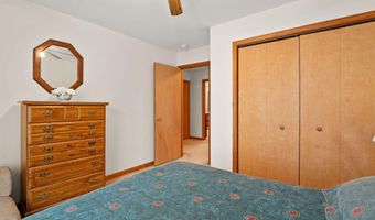 104 Merriment Ln, Blakeslee, PA 18610