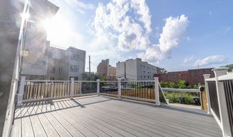 917 EMERSON St NW, Washington, DC 20011