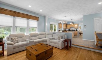 364 Orchard Woods Dr, North Kingstown, RI 02874