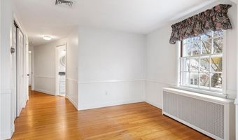 20 Elmsgate Way, East Providence, RI 02916