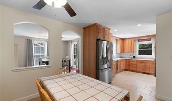 603 Rue Montand Dr, Ballwin, MO 63011
