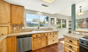 760 Oak Knoll Dr, Ashland, OR 97520