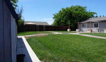 604 Jennys Ln, Fernley, NV 89408