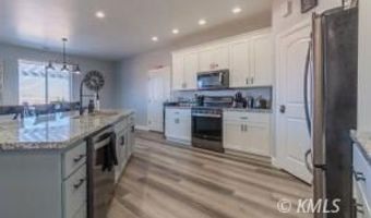 665 S Shelter Cove Dr, Big Water, UT 84741