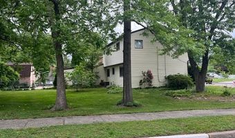 2 CLARK Dr, Barrington, NJ 08007
