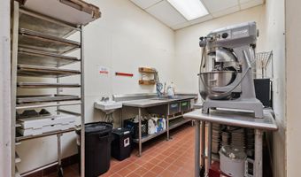 11 Benton Ave E, Albia, IA 52531