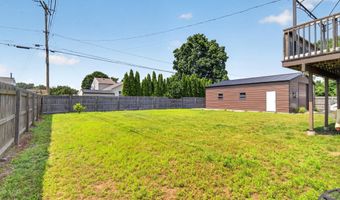 33 Hawthorne Ct, Albany, NY 12211