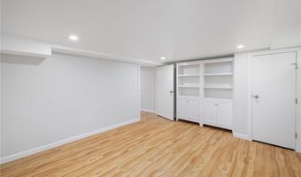 5 Lee Rd, Barrington, RI 02806