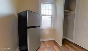 566 Park Ave 1, Albany, NY 12208