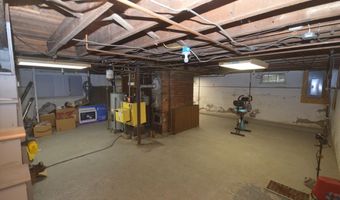 744 Hammond St, Bangor, ME 04401