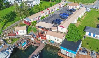 24 Bethune St, Alexandria Bay, NY 13607