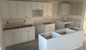 38 Coachman Ln, Autryville, NC 28318