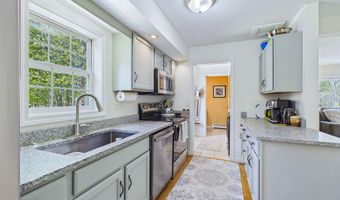 40 Meadow Dr, Bar Harbor, ME 04609