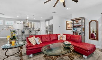 623 WINTERSIDE Dr, Apollo Beach, FL 33572