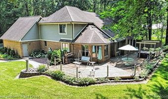 6365 Hayfield Ln, Almont, MI 48003