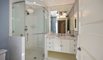 586 B St, Ashland, OR 97520