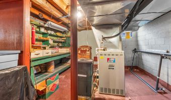 14 Larboard St, Beachwood, NJ 08722