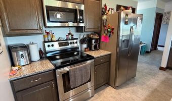 1524 Beechwood Dr, Aurora, NE 68818