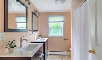 278 Sowams Rd, Barrington, RI 02806
