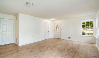 7 Tamarack Ct, Barnegat, NJ 08005