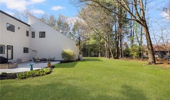 29 Dennell Dr, Lincoln, RI 02865