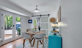 813 Lakeshore Dr, Berkeley Lake, GA 30096