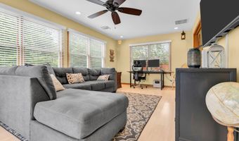 633 Spray Ave, Beachwood, NJ 08722