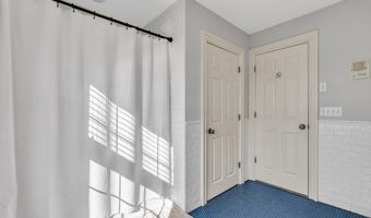 221 Magnolia Dr, Bayville, NJ 08721