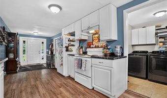 554 E River View Dr, Austinburg, OH 44010