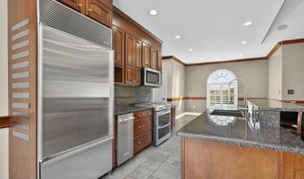 625 NW Locust St, Abingdon, VA 24210