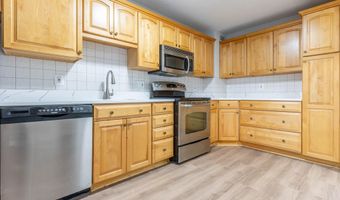 200 N PICKETT St 311, Alexandria, VA 22304