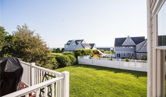 573 Wolcott Ave, Middletown, RI 02842