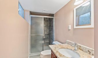 7852 OREANA Dr, Annandale, VA 22003