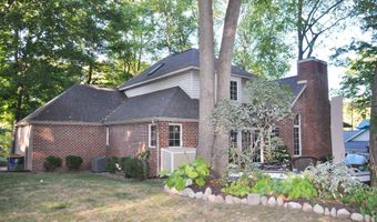114 Chaudoin Dr, Angola, IN 46703