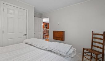 1958 Cranston St, Cranston, RI 02920